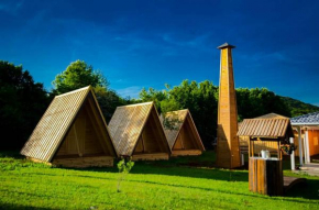 Hostel & Glamping Lana Haus